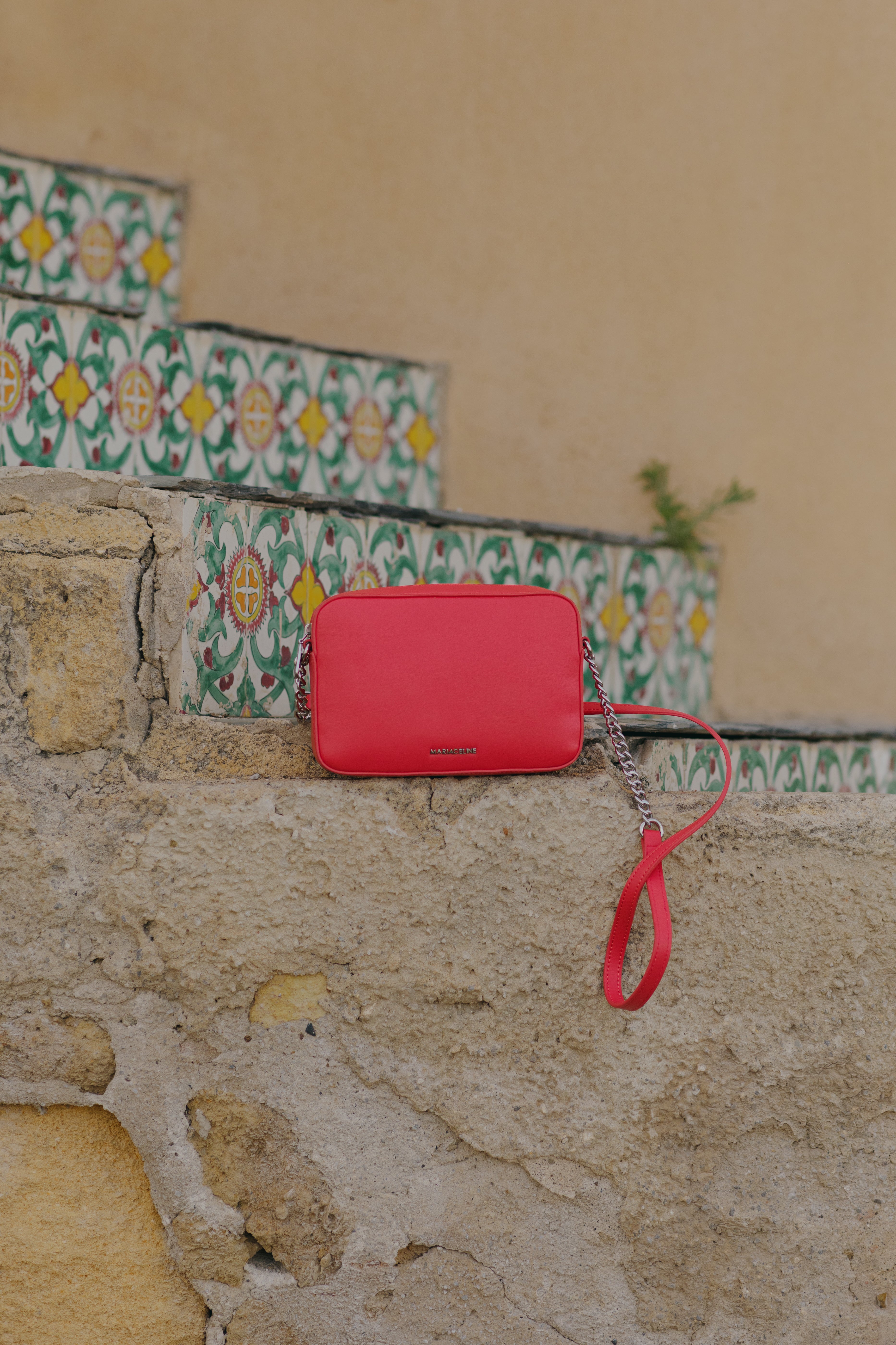 LILY CAMERA BAG RED